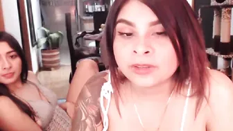 biengrossa skinny beauty jerks off in her shower