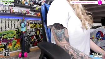 yesikasaenz thick slut caresses tits