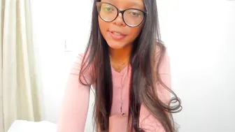 hey_im_shelsy cute young lady shows big tits