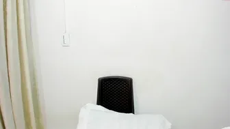 hey_im_shelsy cute young lady shows big tits