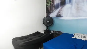 _roxana adult bitch gently caresses vagina