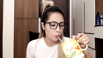 yeu_asian wonderful woman jerking pussy phallus