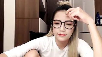 yeu_asian wonderful woman jerking pussy phallus