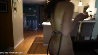 bloomyogi Amazing brunette