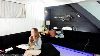 tinydancer0107 cute slut caresses intimate places
