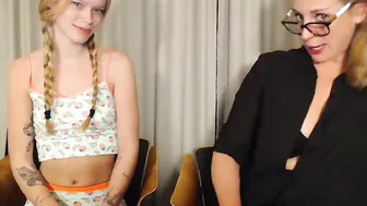 nikkiquin the chick measures beautiful outfits.