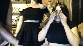 biengrossa whore babe masturbates pussy