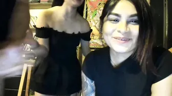 biengrossa whore babe masturbates pussy