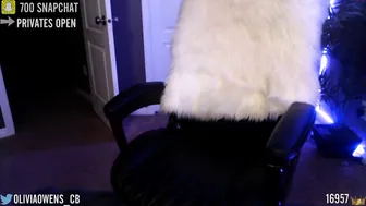 oliviaowens crazy slut gently pulls pussy