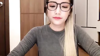 yeu_asian Blonde hottie