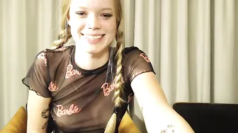 nikkiquin impressive babe dancing striptease