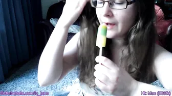 in_tune blissful doll chatting in fries