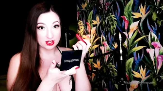 onlyfans mistress evilyne graceful babe gently masturbates pussy