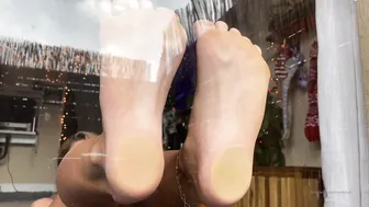 onlyfans moodyfeet Black haired bitch