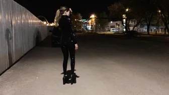 onlyfans elvyshine @elvyshinelatex trains holes