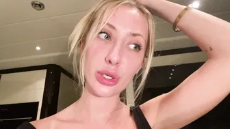 kaylenward Blonde chick