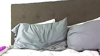 kittyvickie6 submissive chick makes suction