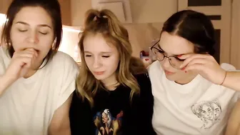 foreverise sexy lady fucks both holes