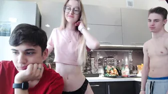 green_cryst playing with her big tits