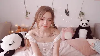 honey_devildoll nude girlfriends caressed on the floor