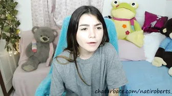 natiroberts_ cute chick masturbates juicy twat
