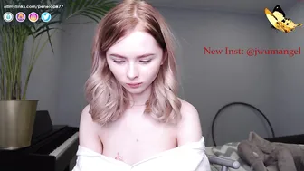 penelopa77 shrew harlot fucks with a vibrator