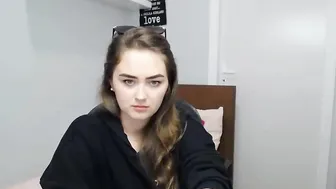 silvia_ami wonderful woman jerking pussy phallus