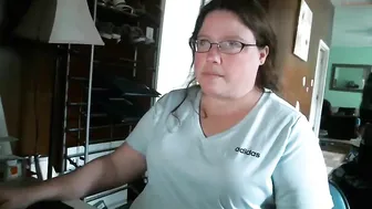 shygirl1976  crazy nurse posing on camera