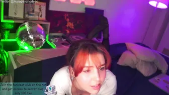 psychedelicariaa  chick eagerly absorbs dildo