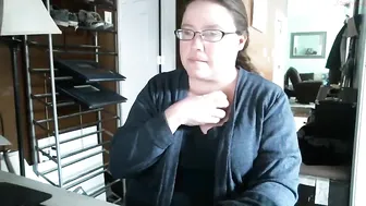 shygirl1976  put two fingers into her anus