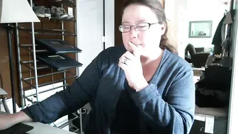 shygirl1976  put two fingers into her anus