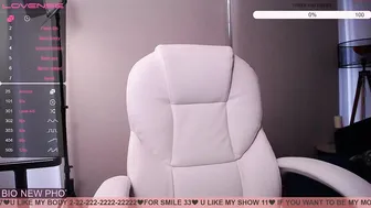 linda_blue  incredible shows off gorgeous boobs