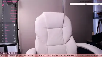 linda_blue  incredible shows off gorgeous boobs