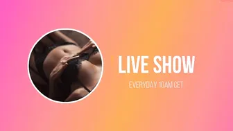 miiiawallace  Busty brunette