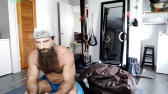 twaticus  babe masturbates with phallus