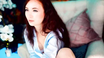 poisoned__honey  sexy babe gently caresses pussy