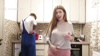 rrr1995  dark chick seduces with big shapes