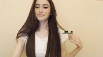 snowww_white  sweet chick masturbates with sex toys