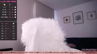 linda_blue  delicious bitch pulls her holes