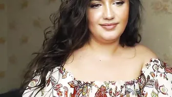 lady  wonderful mother pulls the cap with her fingers