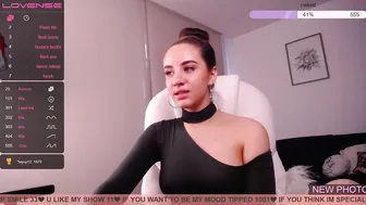 linda_blue  spectacular devil smartly jerks off her dildo