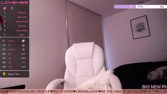 linda_blue  spectacular devil smartly jerks off her dildo