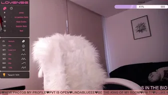 linda_blue  spectacular devil smartly jerks off her dildo