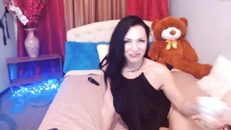 hotkrystal  busty bitch jerking her pussy with phallus
