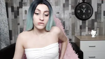 miss_lisa_  big boobed chick jerking off her cunt
