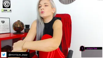 debralee  cute girl masturbates cunt at the wheel