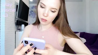 knee_ling  a cool lady rides a sex toy