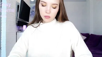 knee_ling  swallows a toy