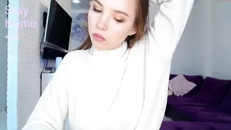 knee_ling  swallows a toy