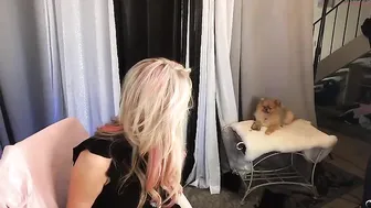 goddessjennafoxx  busty slut caresses shaved pussy